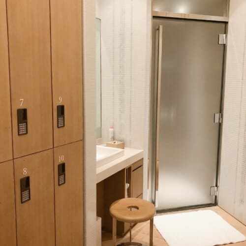 更衣室全体