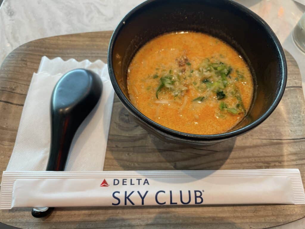 デルタスカイクラブで提供される担々麺